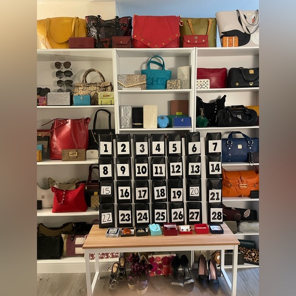 stephposh is live with $ 3 Twisty Tuesday fun with Rikki! - Picture 10 of 12